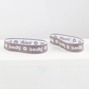 ghrish_bodhi_gummiband_podest.jpg